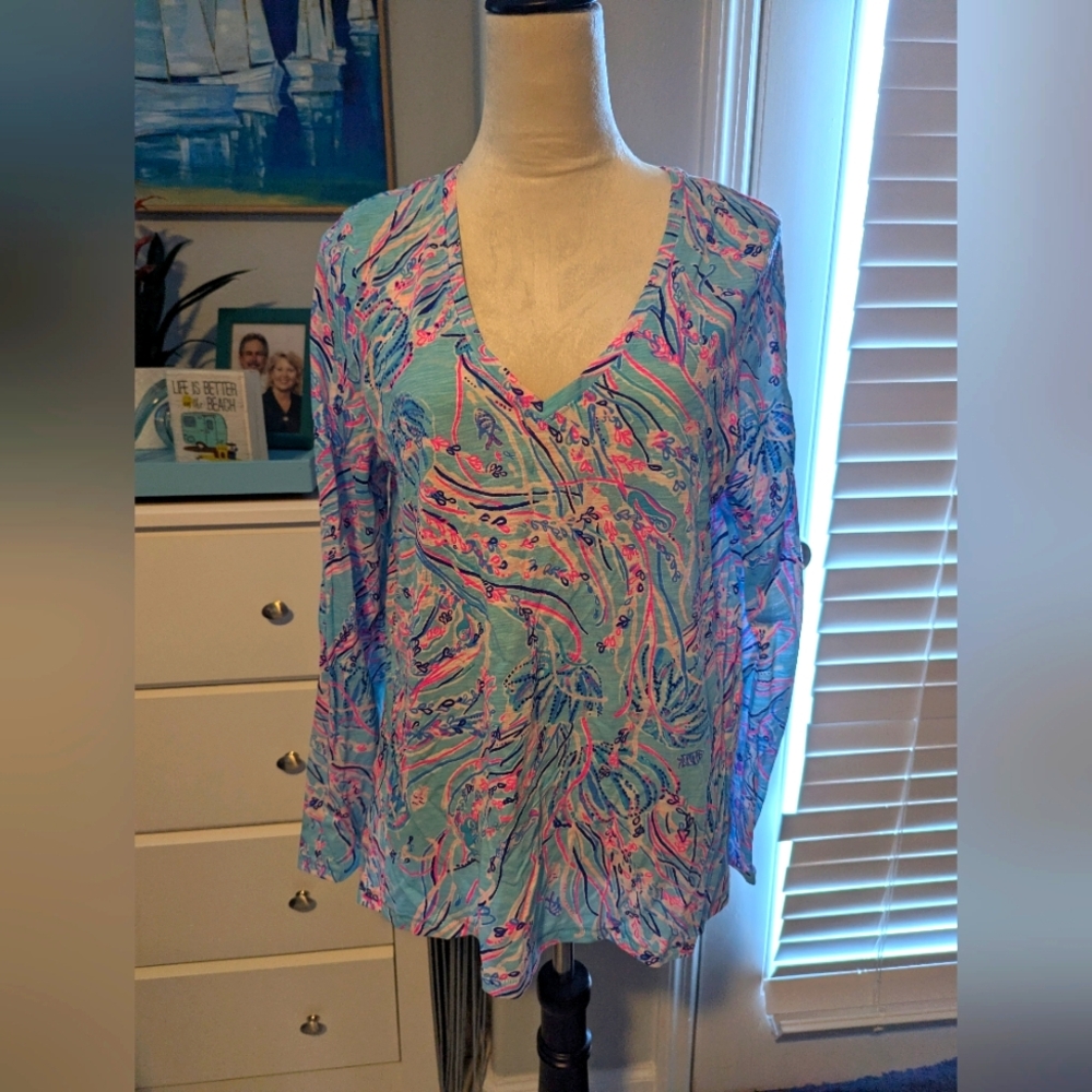 Lilly Pulitzer V-Neck Top large